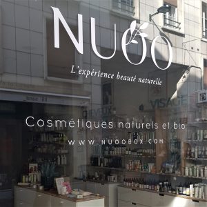 Décoration de vitrines - Vitrophanie de la boutique NUOO